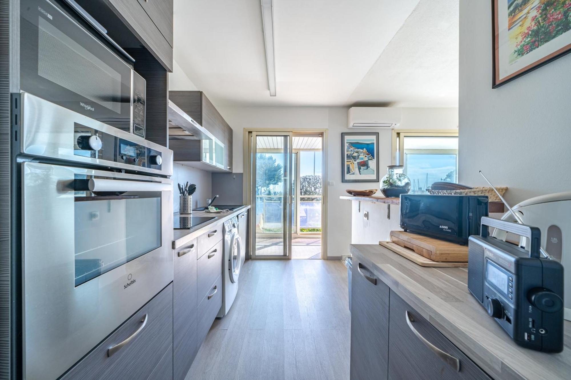 Magnifique 2 Pieces Vue - Parking Proche Appartement Saint-Laurent-du-Var
